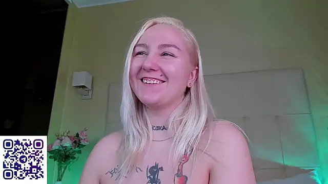 debbie_taylor (F young) - remove the top ;)