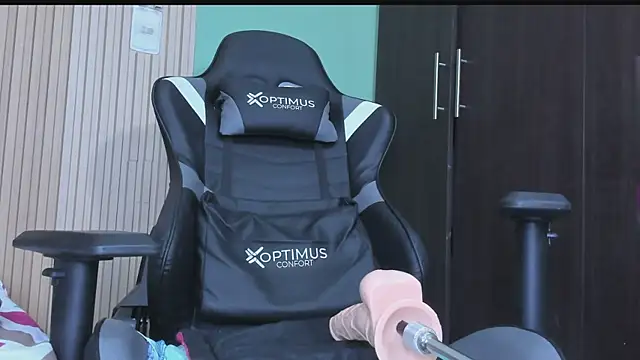 evelynfoxx- (F young) - 🔥control machine x 2 min🔥