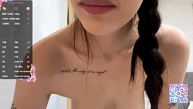 aurajefcoat (F teen) - Soft slaps my big boobs closely🌡️