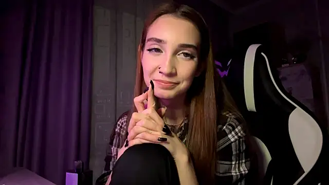 hollypaw (F teen) - massage breasts