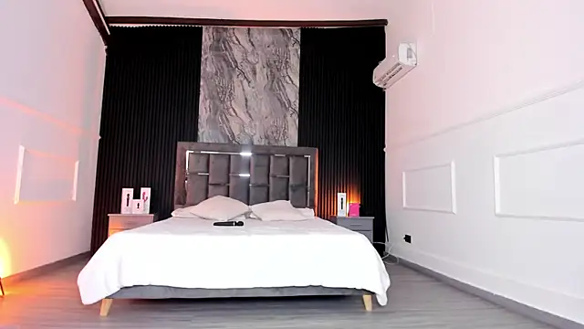 laureenwells (F milf) - oil for my body