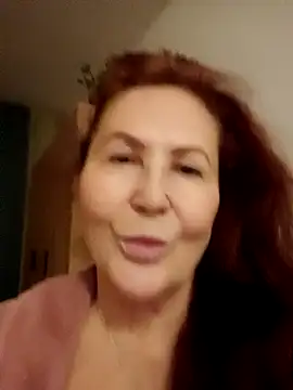 hottie-mom (Ask my age) - I will warm you up! Let s play!