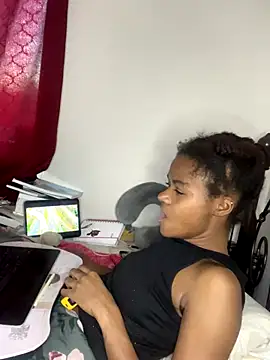 MiriamMoneyAsap webcam