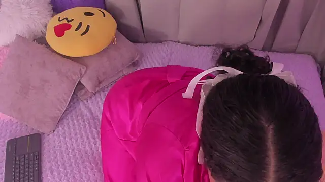 alanaa_gomezz webcam