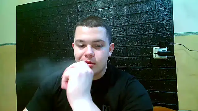 CuteButNaughty_ webcam