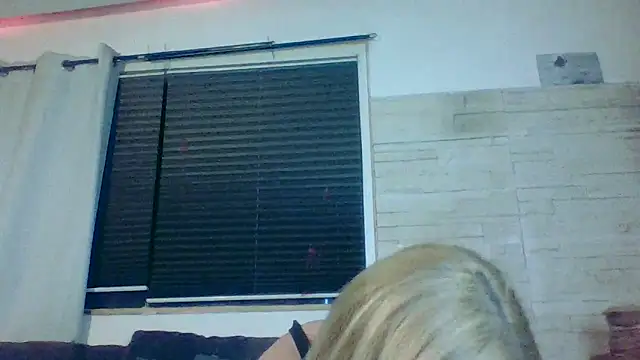 DevilsAngel13 webcam