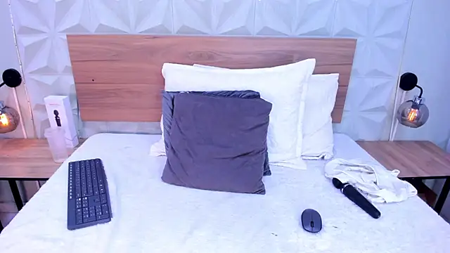 Stacey_white_ webcam