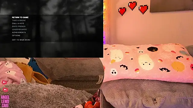 Angel-Lewd-Cake webcam