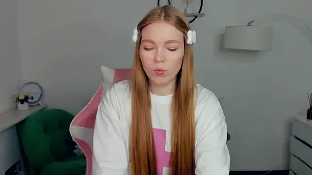 lavetashiroma - LavetaShiroma's free webcam - UK Sex Cams