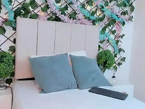 CharlotteBlossom webcam