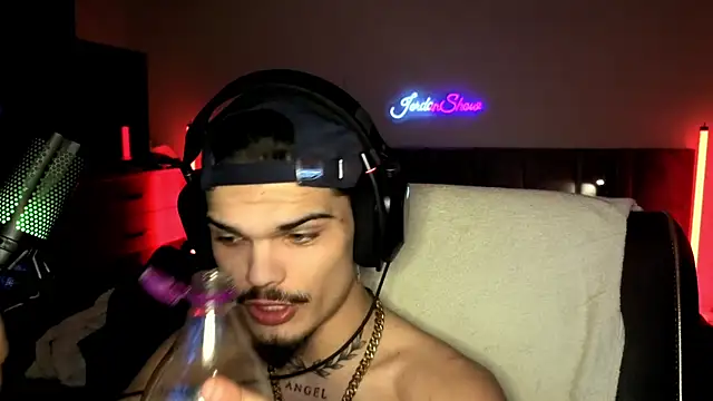 JordanShow webcam