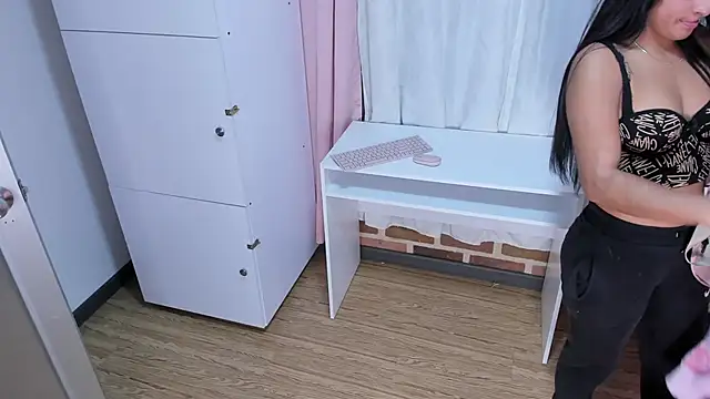 Saraa_clouddy3 webcam