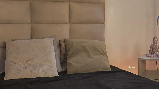 emma_brooks1 (F young) - Oily Body