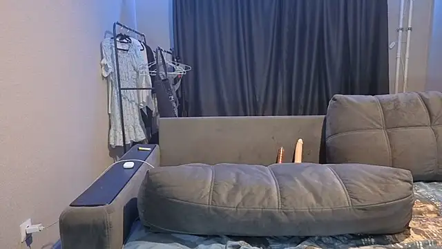 fafa_fluff (F teen) - finger in my pussy!!))