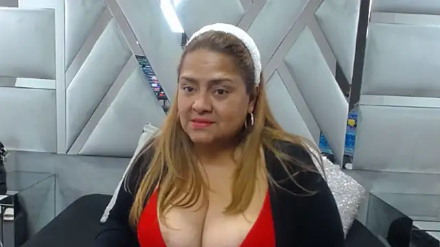 MonzerratBoyer webcam