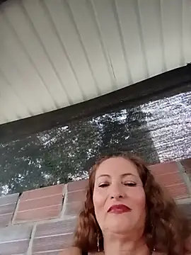 sexy-woman-mature (F mature) - squirt outdoors