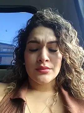 sara_smiiith211 (F young) - Take off my bra in public