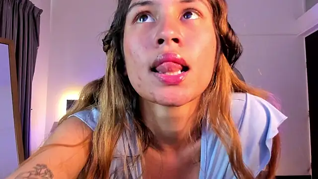 tamy_edwards (F teen) - Do you want this pretty mouth on...?