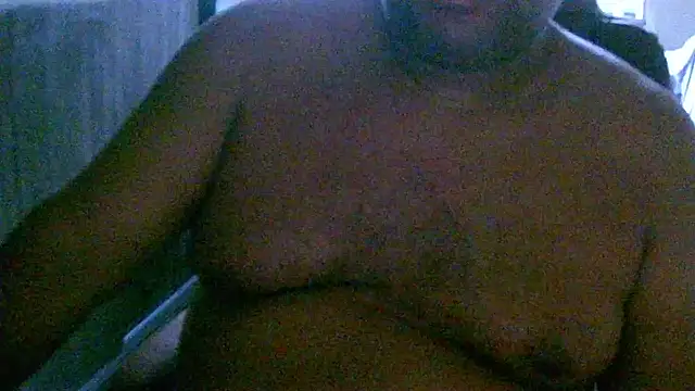 ulmo_br (Ask my age) - Get up and turn naked