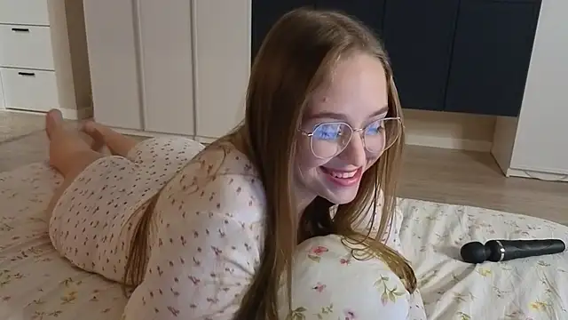 dextralcrew (F teen) - hot doggy ass to camera