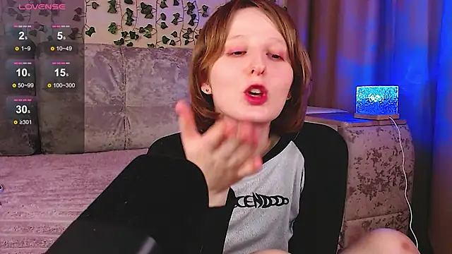 c0ralynx (T young) - Masturbate 5 min and get hard cock