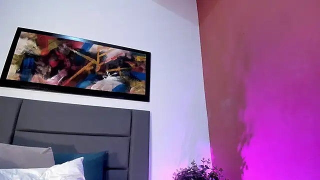 lunaaspen_ (F teen) - Fingers wet in my pussy