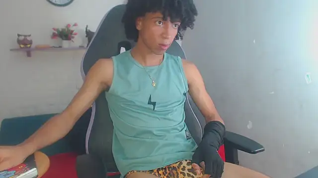 xion_ez (M twink) - masturbation with boxer 😔