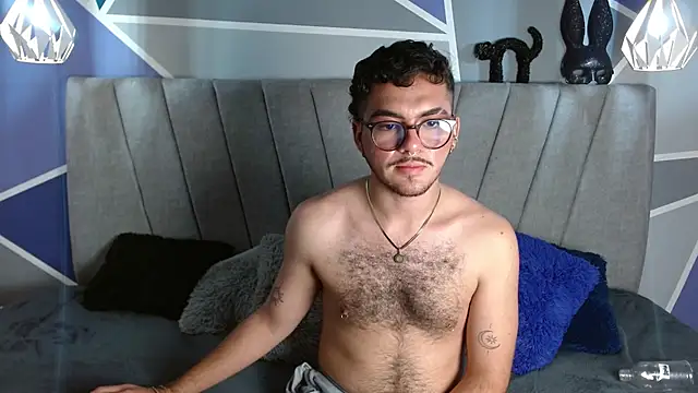 Zac_Golden webcam