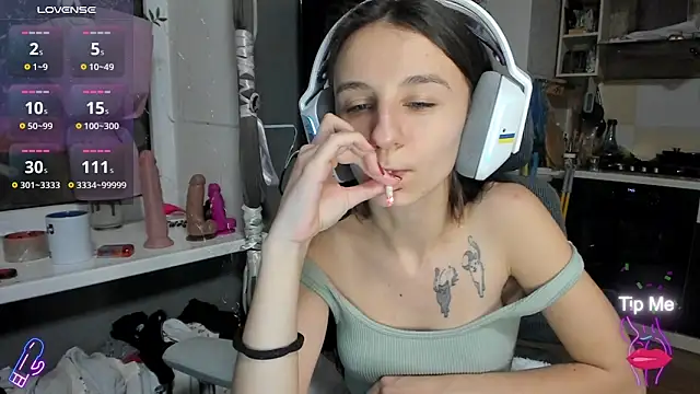 _nika_kik (F teen) - Change clothes