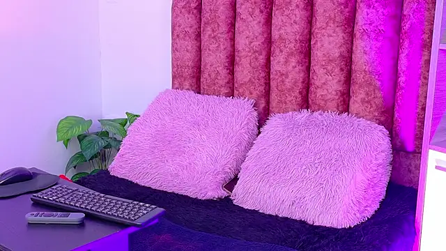 Lullaby_Charade webcam