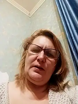 forest-lady (F milf) - Spank my pussy