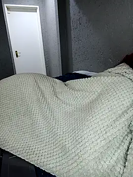 slimcate91 (F young) - Tip Decides