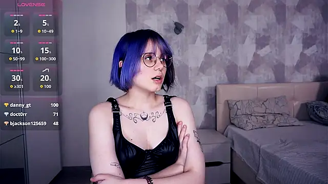 kellepourier (F teen) - pull up my t-shirt