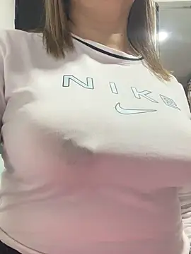 ruby_santana777 (F milf) - bounce and suck and milk