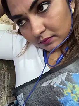 tamil_smiley_queen - Tamil_Smiley_Queen's free webcam