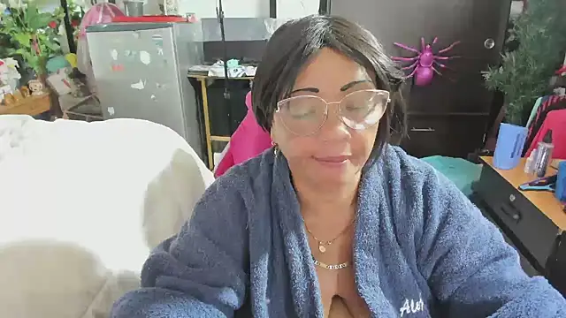 Mrs_mommy_ webcam