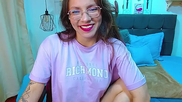 karlamorris_ (F young) - a little look at my tits