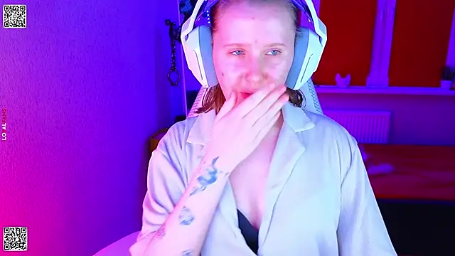 mon_lola (F young) - 🤭I'm getting naughty 🤭