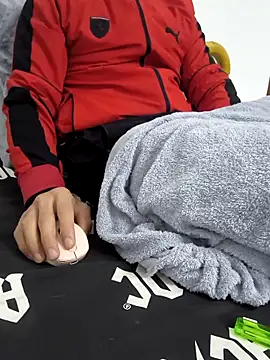 yazin19 (M twink) - Cum and bath