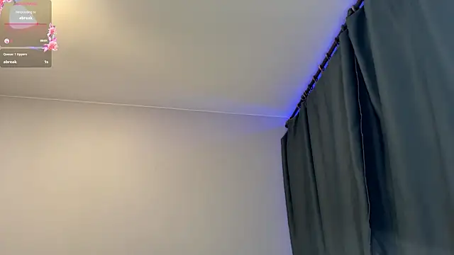 tanekaboitel (F young) - show my underboob💋