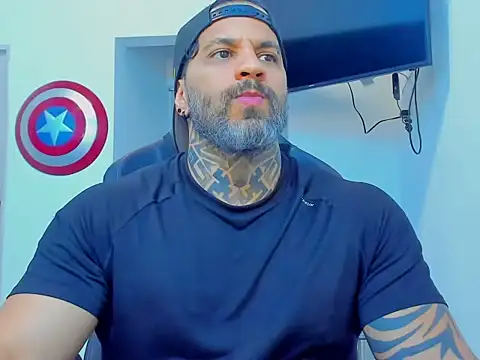 joshrigby (Ask my age) - Shirt off and Flex Arms