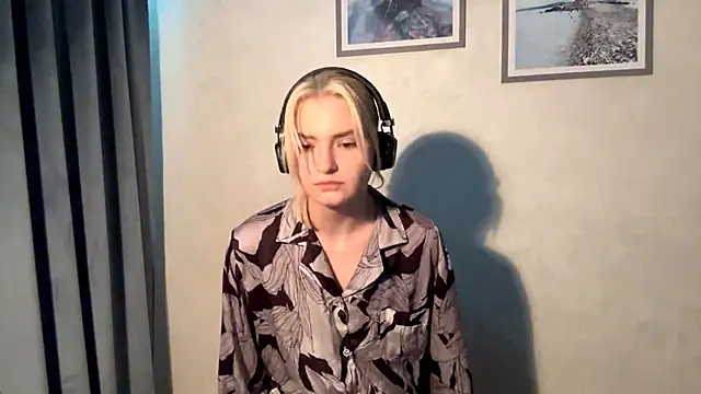 cindi_jacobs (F teen) - slap ass