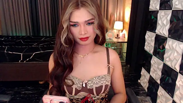 BigCockMaxineTS webcam