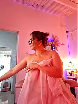 mariapau_83 (F milf) - Suck tits