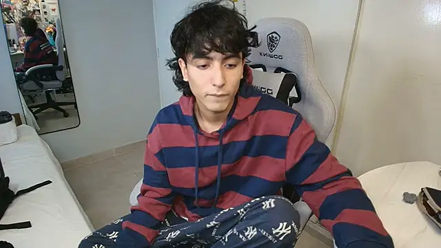 salvatore_montt - Salvatore_montt's free webcam - UK Sex Cams