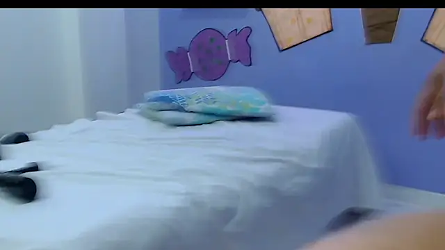 evaleribigtits18 webcam