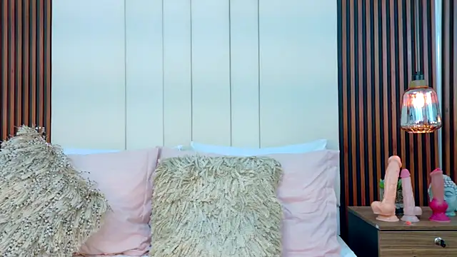 ValeriaMonet live cam screenshot females on Clip20 – Short Porn Clips & Live Cams