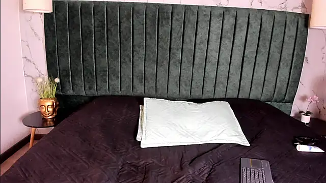 austinjones_ (M young) - Oil in my body naked :fire::devil: