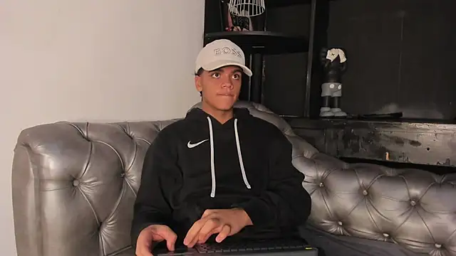 Isaac_Collins_ webcam