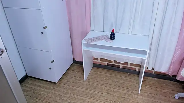 Saraa_clouddy3 webcam